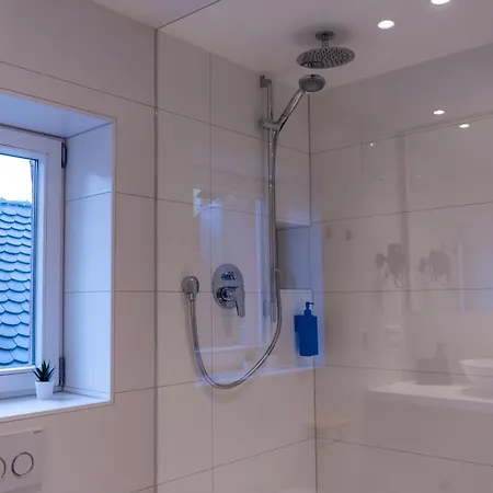 Ruhig Und Zentral An Der Donau 아파트